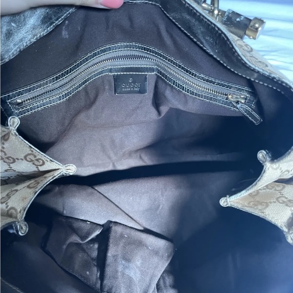 Large Gucci monogram tote with bamboo handles retailed 3500 has been preloved - Picture 5 of 9
